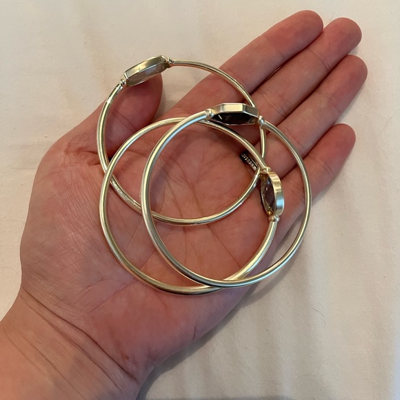 Kendra Scott set of three bracelets gold - Picture 3 of 4